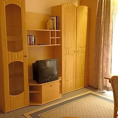 فندق Park Eden 3*